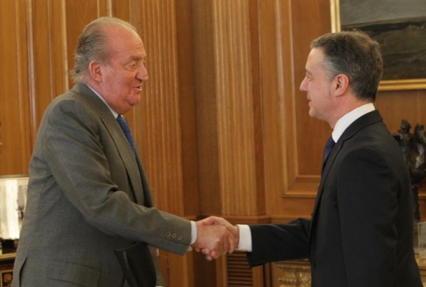 Su Majestad el Rey recibe el saludo del lehendakari del Gobierno Vasco, Iñigo Urkullu